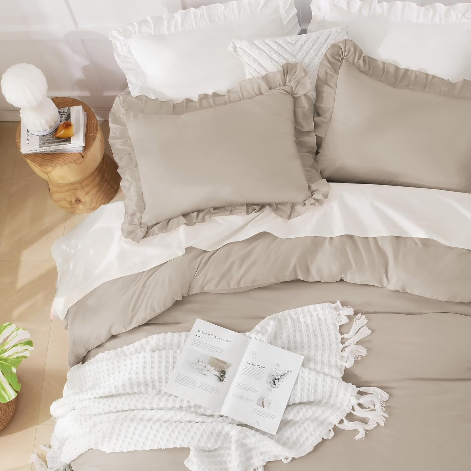 Wheat Ruffled Comforter King(104X90Inch), 3 Pieces(1 Ruffle Comforter and 2 Pillowcases) Vintage Ruffle Fringe Comforter, Farmhouse Rustic Microfiber down Alternative Bedding Comforter Set